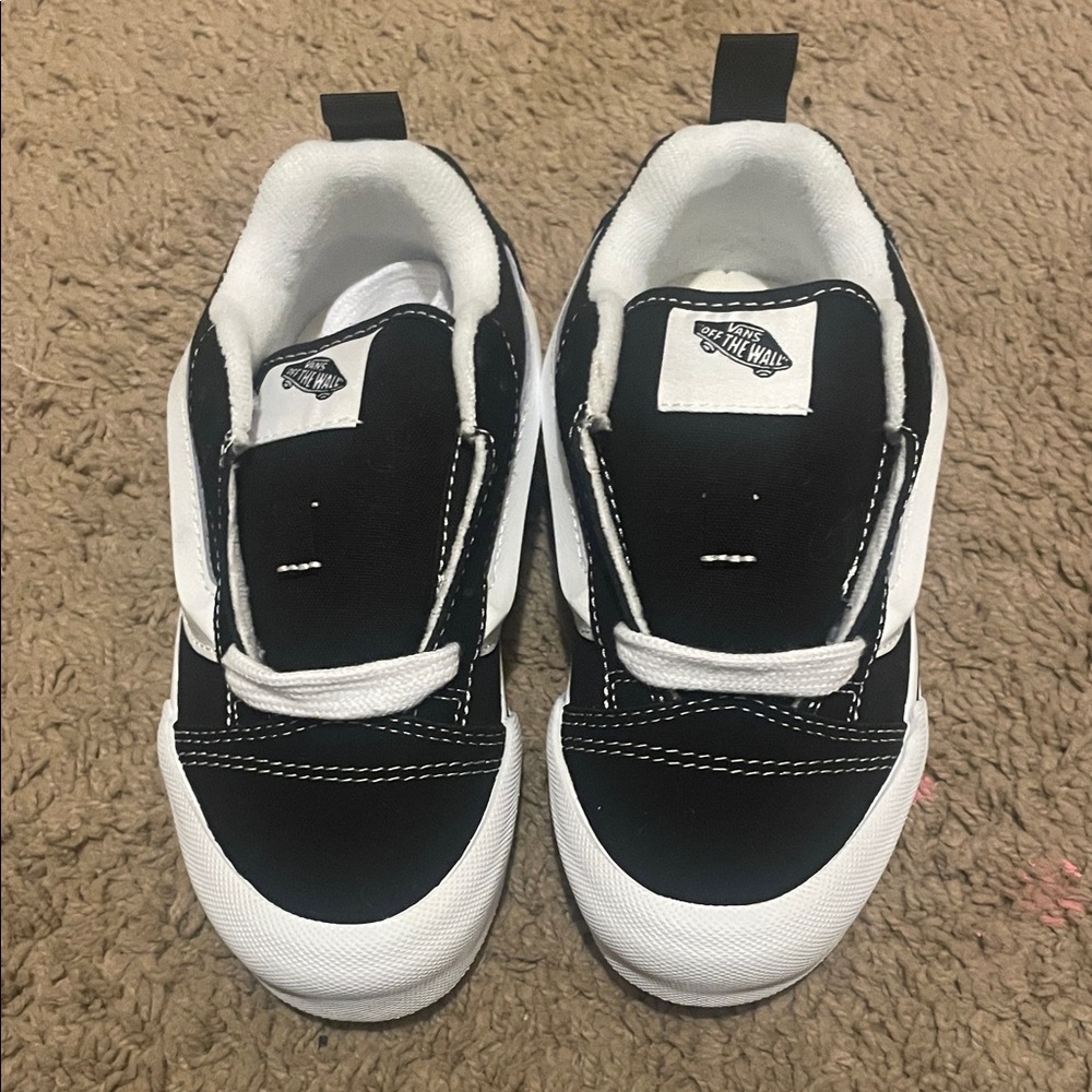 Knu Skool Vans Kids Classic Black and White Sneakers